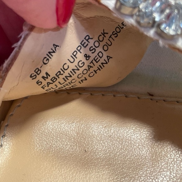 BETSEY JOHNSON Bridal Heels – White Glitter, Sz 5, GUC - Picture 9 of 9